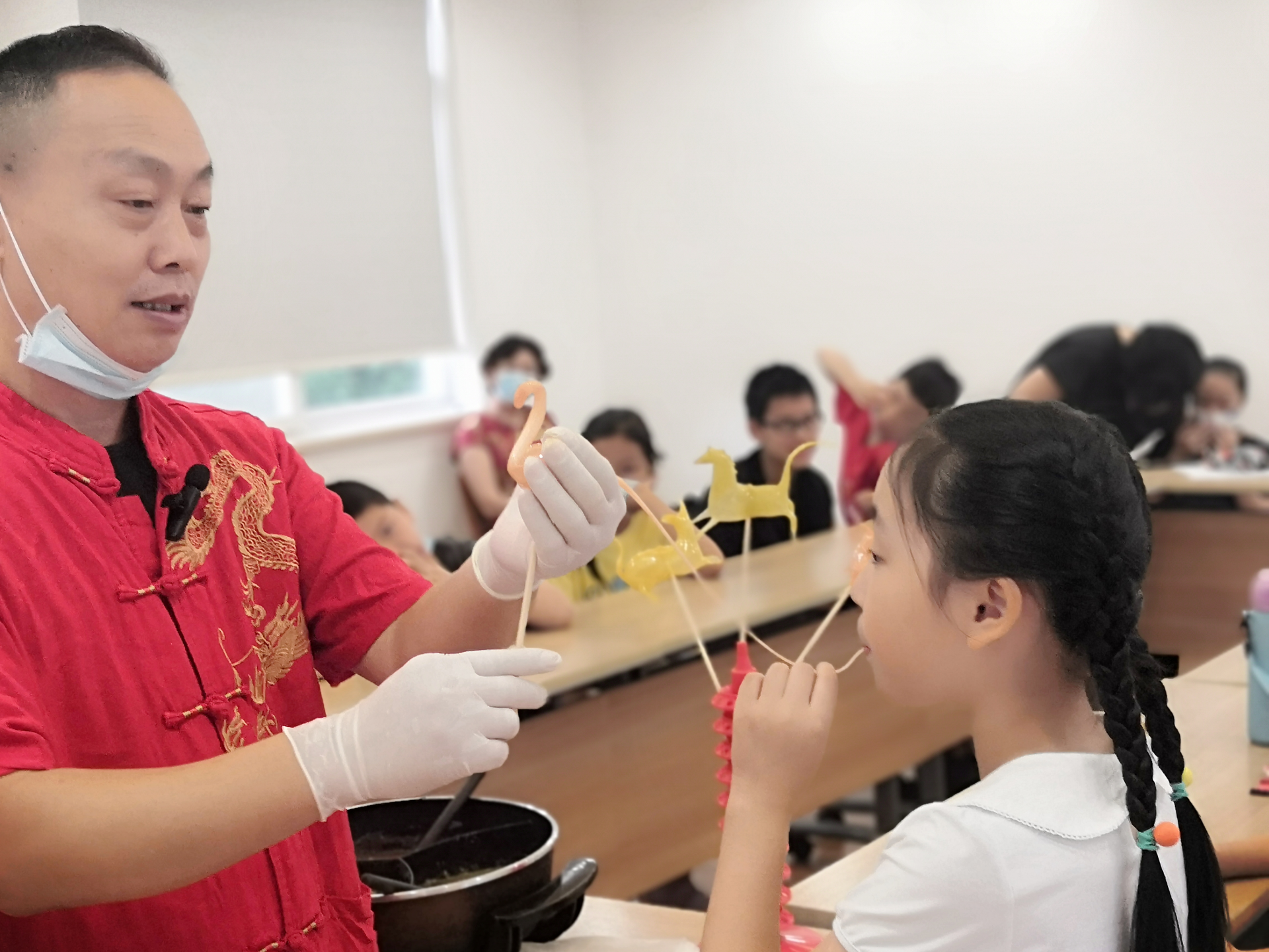 涂家岭社区开展"糖塑童年"暑期体验课_长江云 - 湖