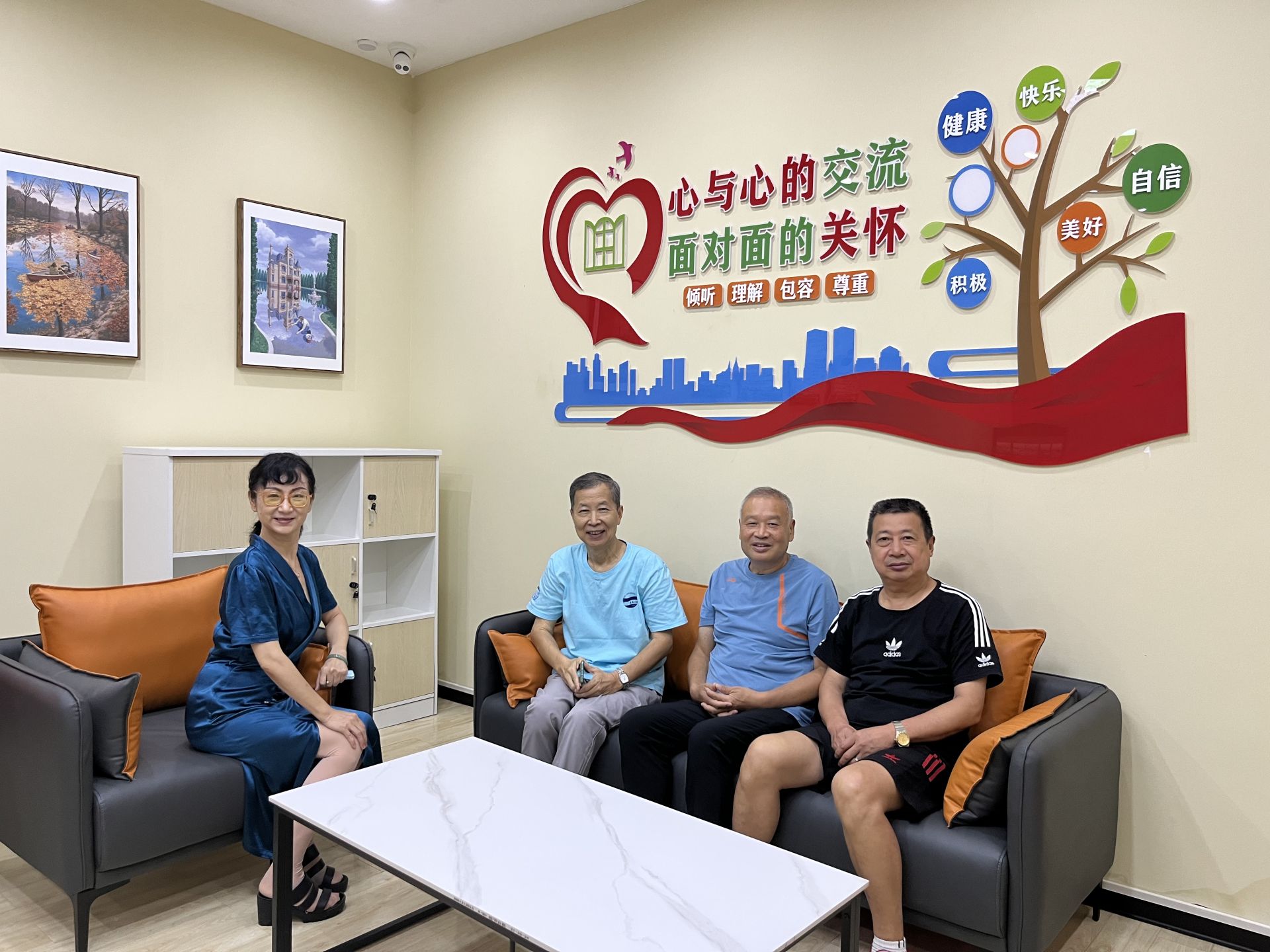 珞南街道关工委五老报告团召开学习交流会