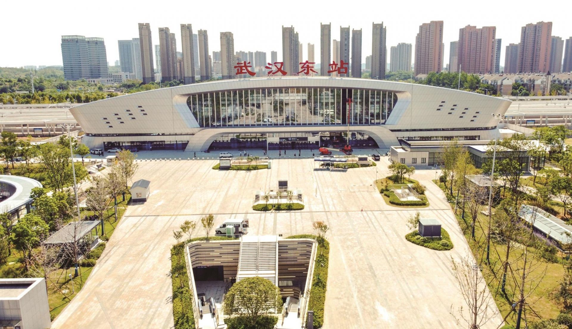 武汉东站今日投运每天开行33趟动车