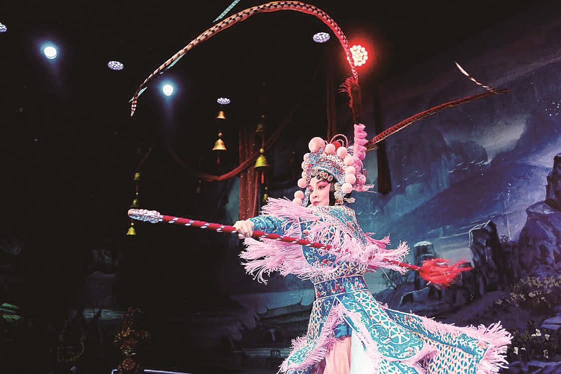 京剧一丈青率先试水江城迎来沉浸式小剧场