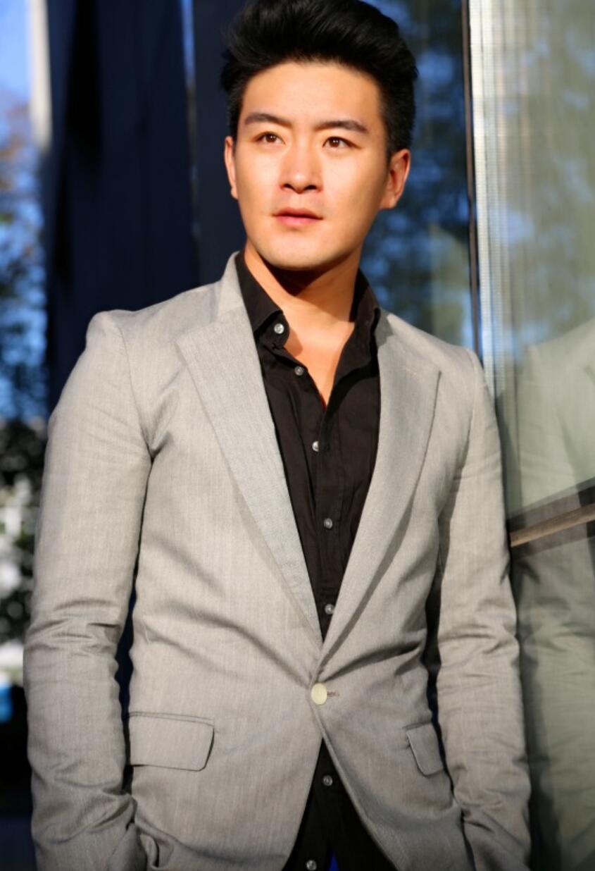 樊昊仑首支单曲《兄弟情》上线,著名音乐人张峻品,方辉操刀制作