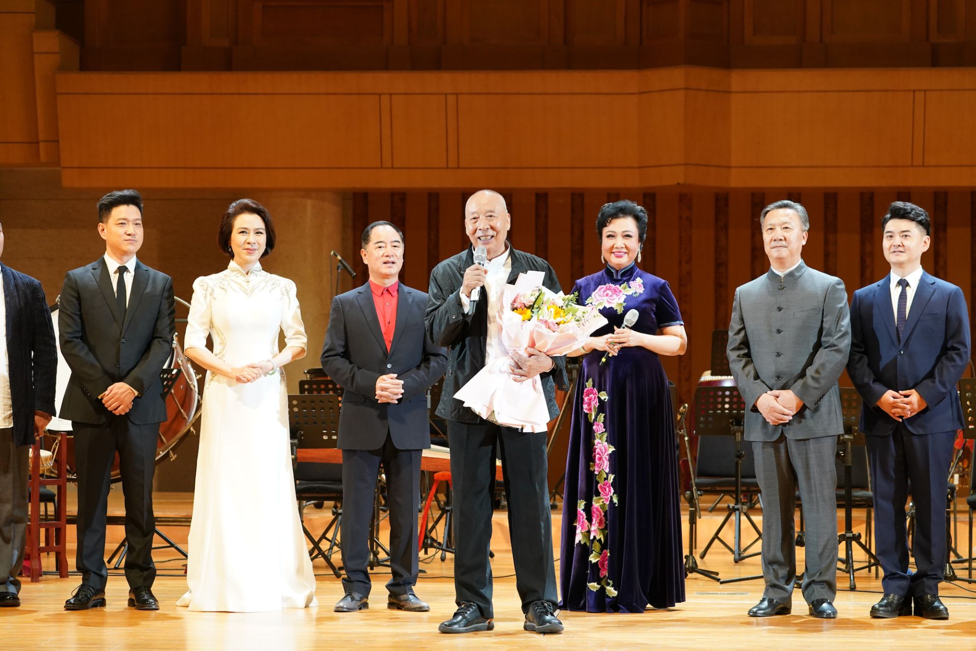 馨月,常秋月,谭正岩,郭伟 翟墨,窦晓璇,康静,方旭,黄柏雪,梅庆阳,孙震