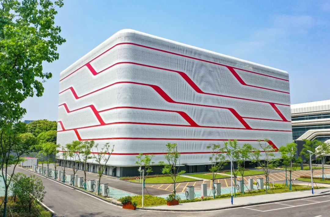 华中最大智慧立体停车库正式投用可供1186个停车位