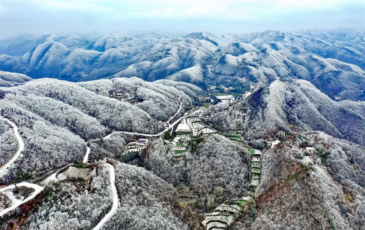 襄阳市南漳县银装素裹冬景美