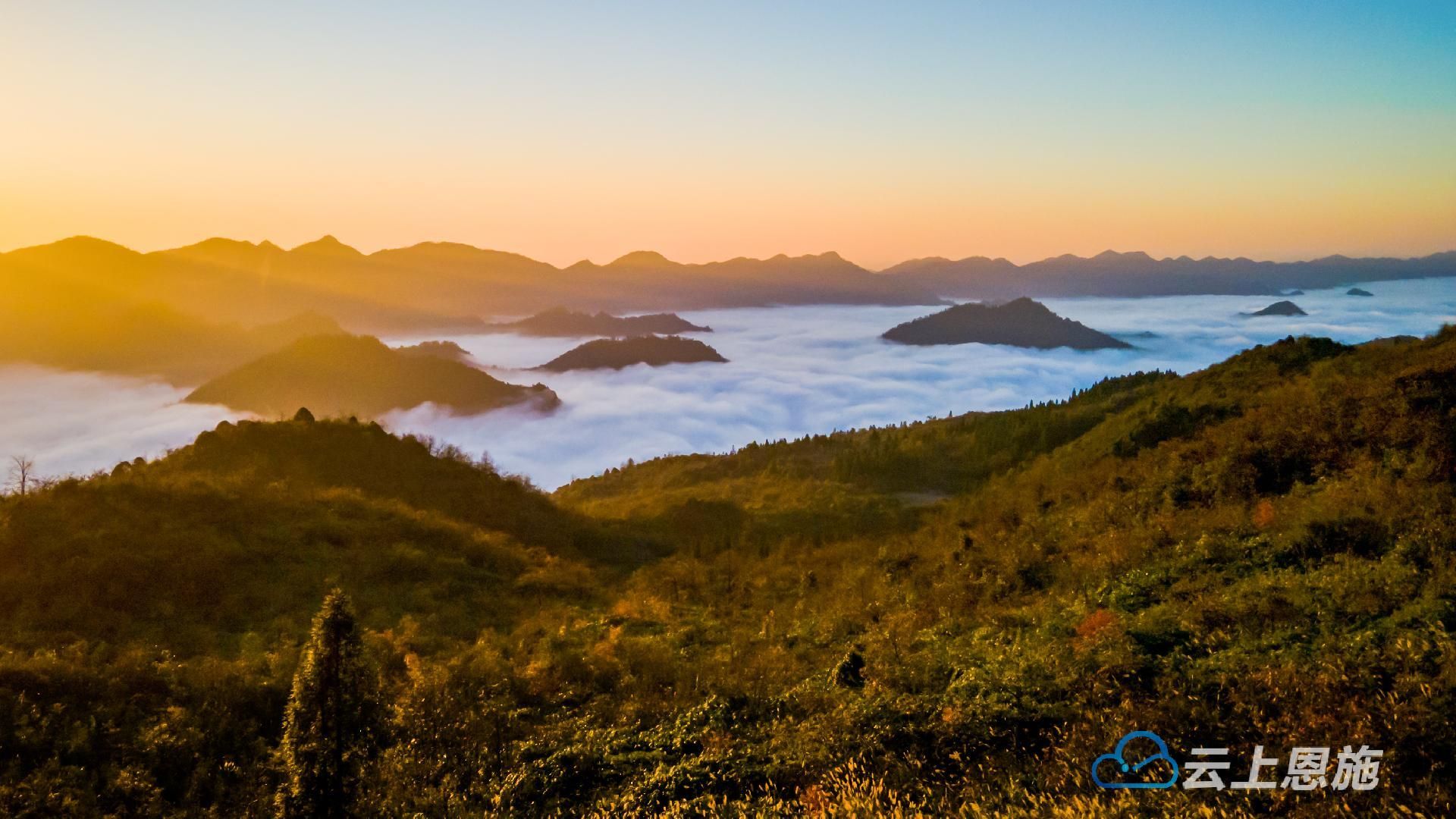 恩施咸丰坪坝营获得全国首批"避暑旅游目的地"称号