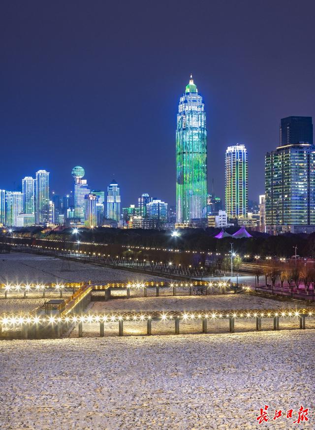 (长江日报记者胡冬冬 摄影报道)来源:长江日报大武汉客户端责任编辑