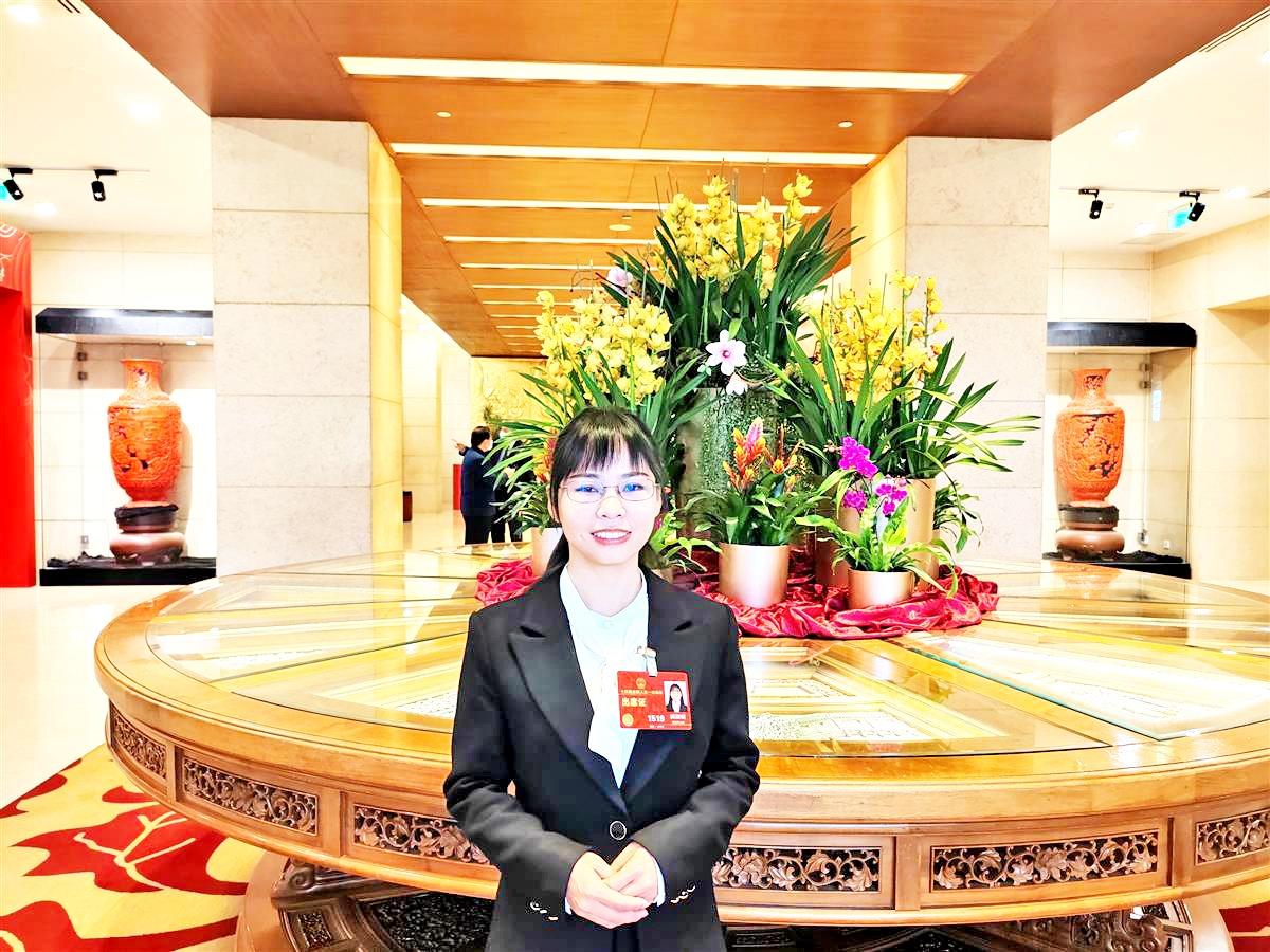 全国人大代表田淑娴—头戴硕士帽 逐梦田野间_长