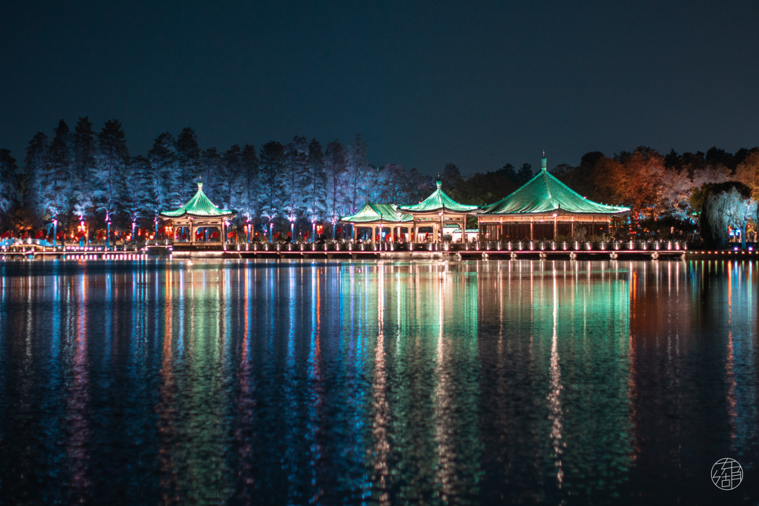 江门东湖公园夜景图片