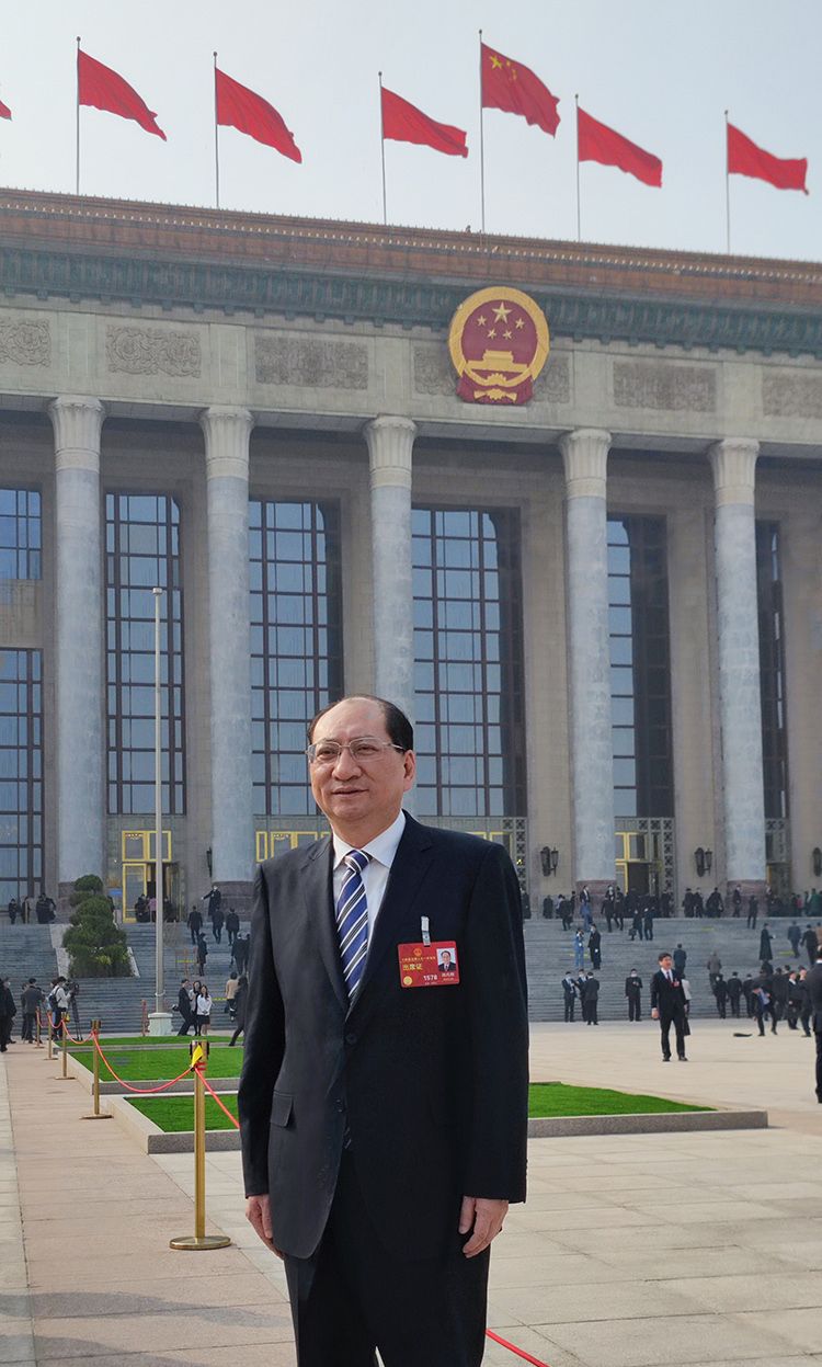 全国人大代表,孝感市委书记胡玖明.