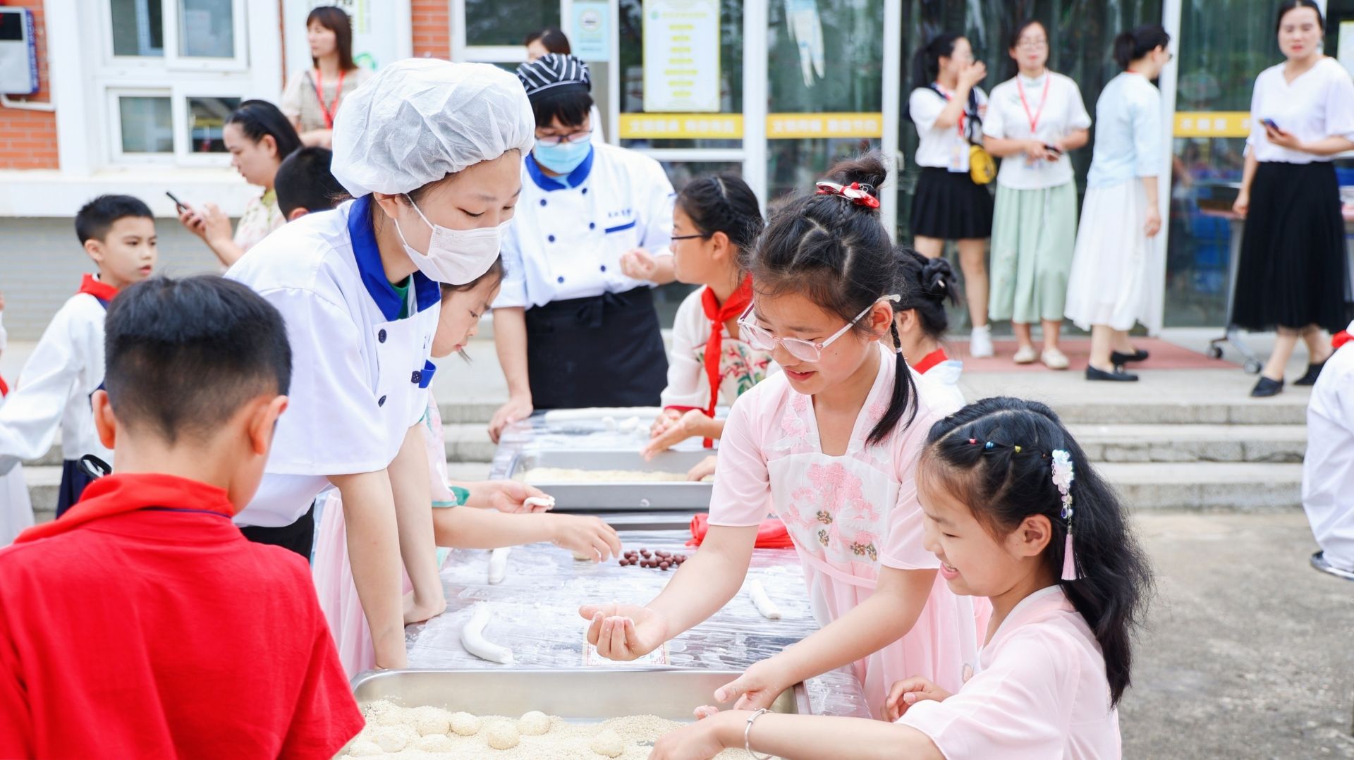 一场沉浸式非遗盛宴在薛峰小学开启