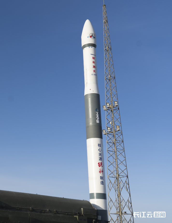 "四个字,这是湖北光电子信息企业首次在"湖北造"快舟火箭上做起了广告