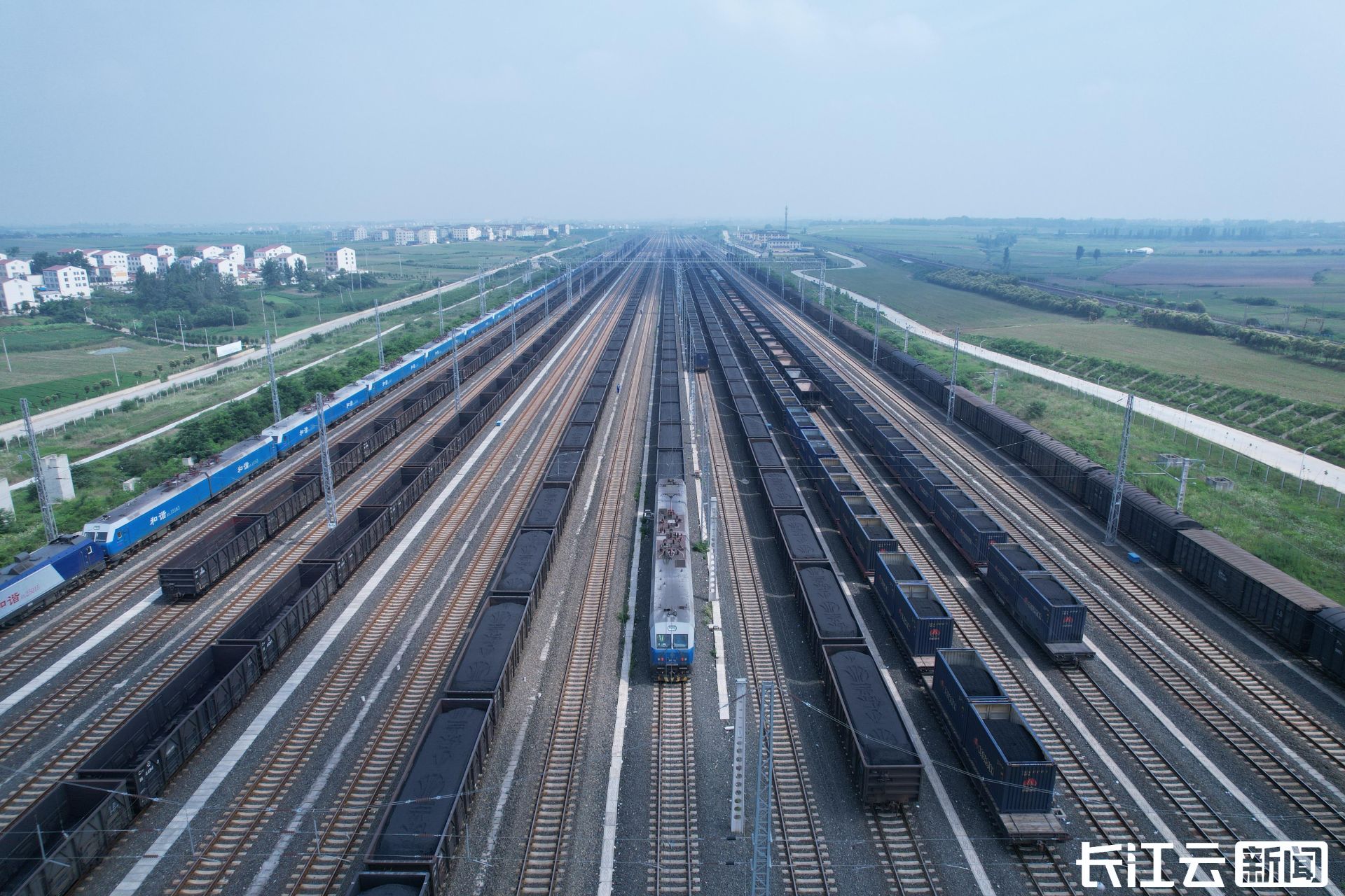 浩吉铁路6条煤炭专用线投用 疏运能力再提升