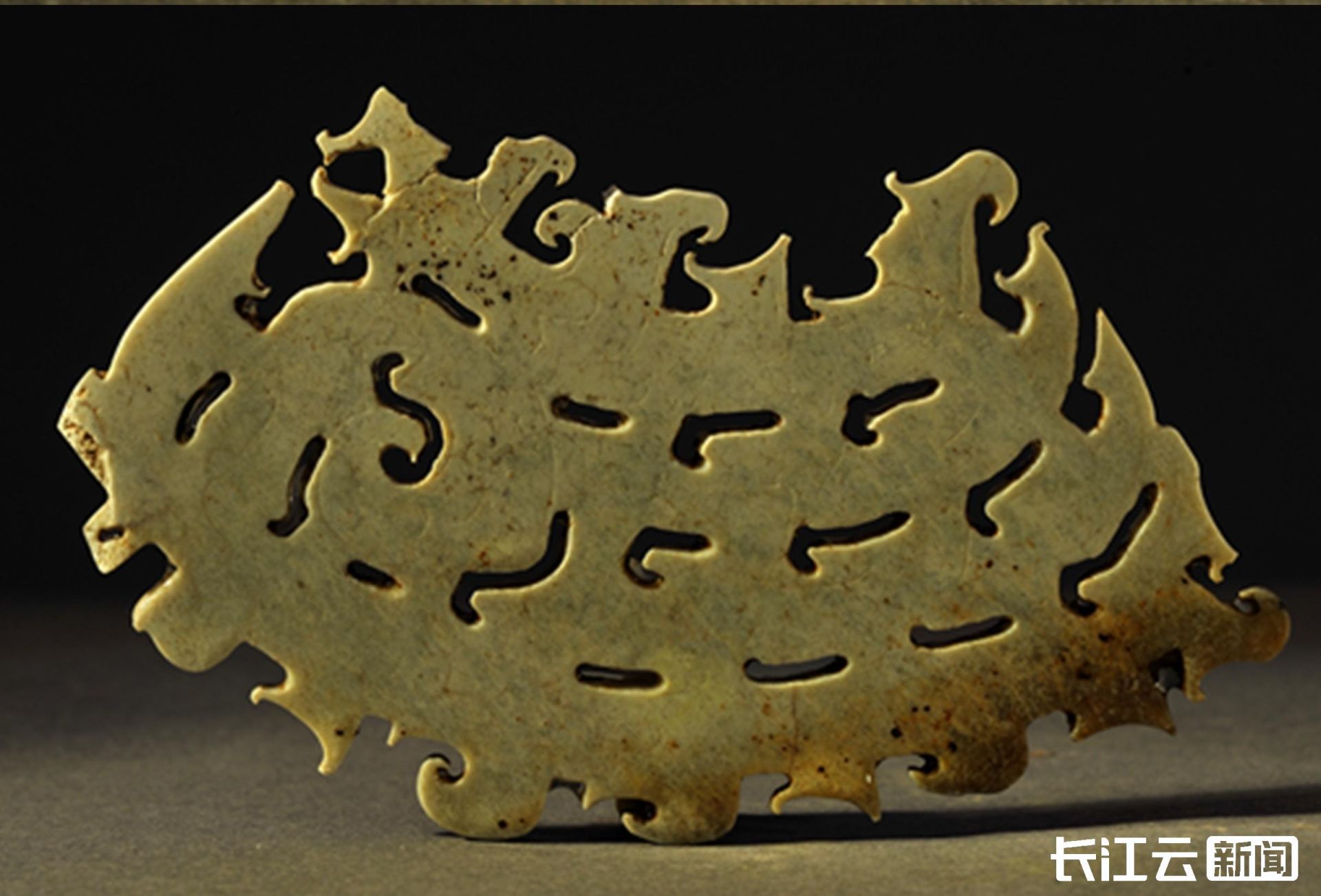 用科技放大体检石家河遗址4000年前的玉器有新发现