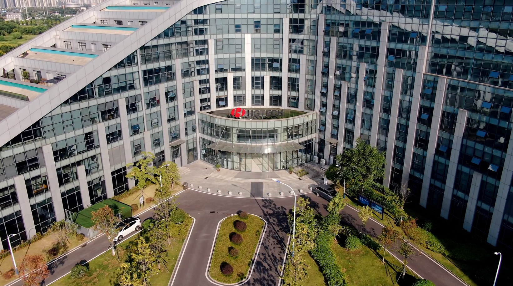 智造促先行匠心育人技荆楚新楚匠2023工厂开放日系列活动走进华工激光