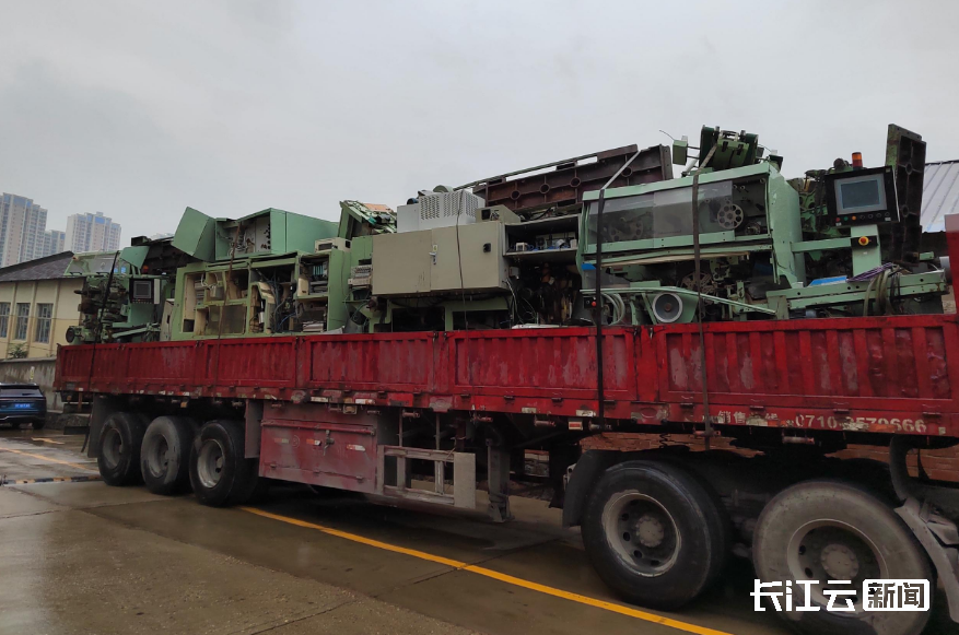 襄阳:19台报废烟机被运至属地集中销毁