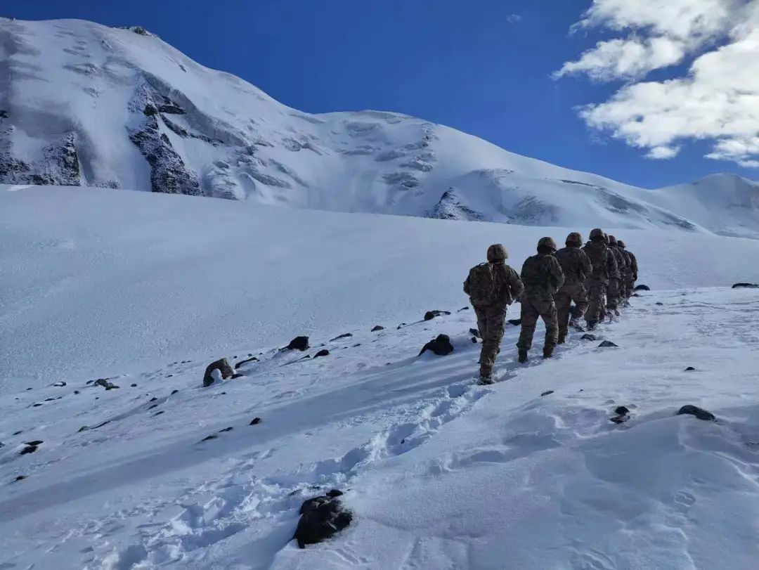 子弟兵雪景图片图片