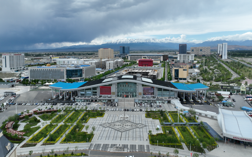 走进口岸看新疆丨从霍尔果斯的淘金客看口岸边贸经济活力