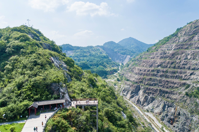 黄石铁山区昔日工业伤疤变身绿洲宝地