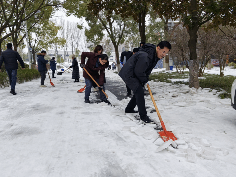 武汉工程大学破冰战霰迎接新学期