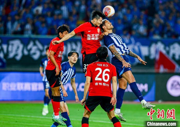 中超联赛武汉三镇主场战平长春亚泰