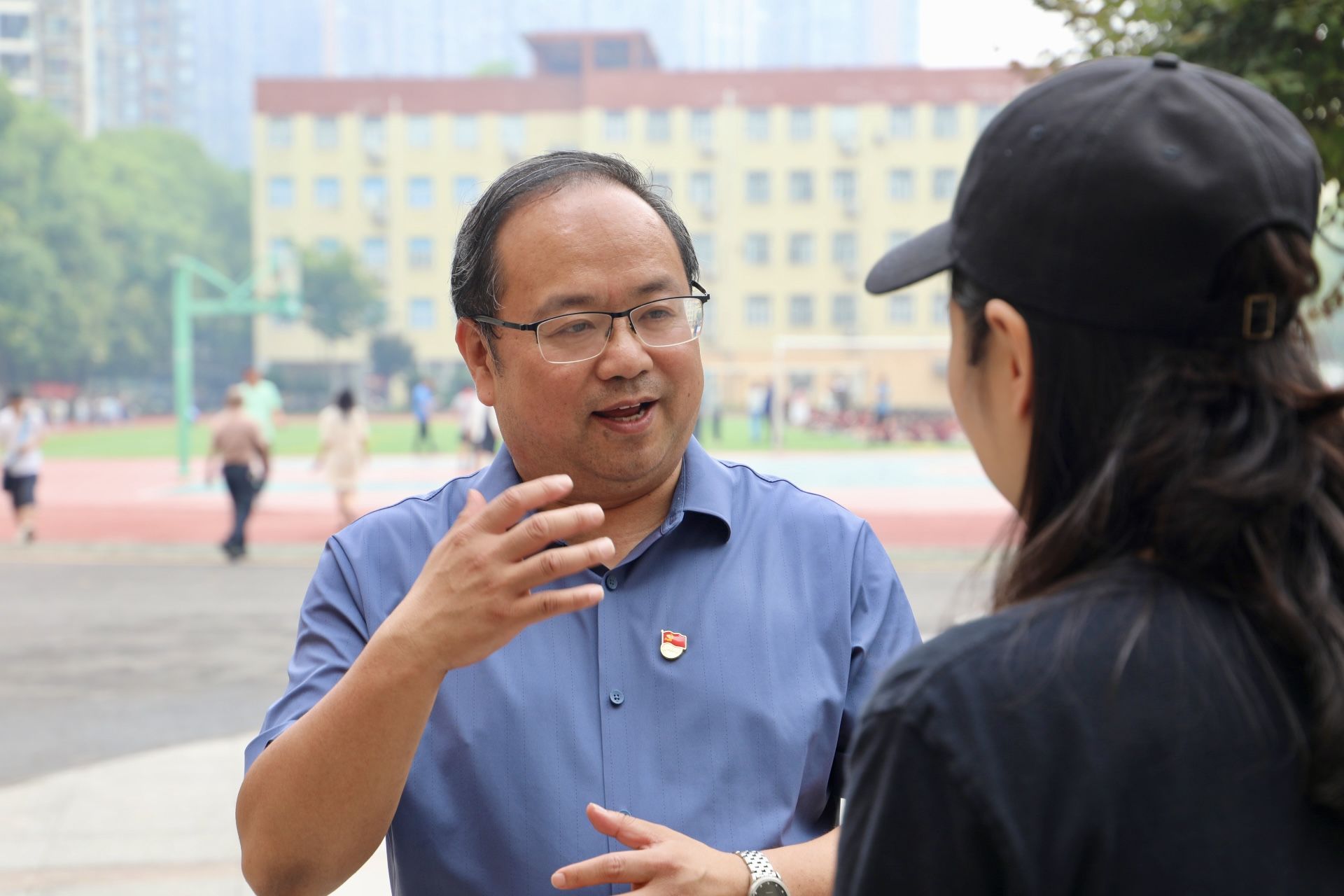 粮道街中学校长图片