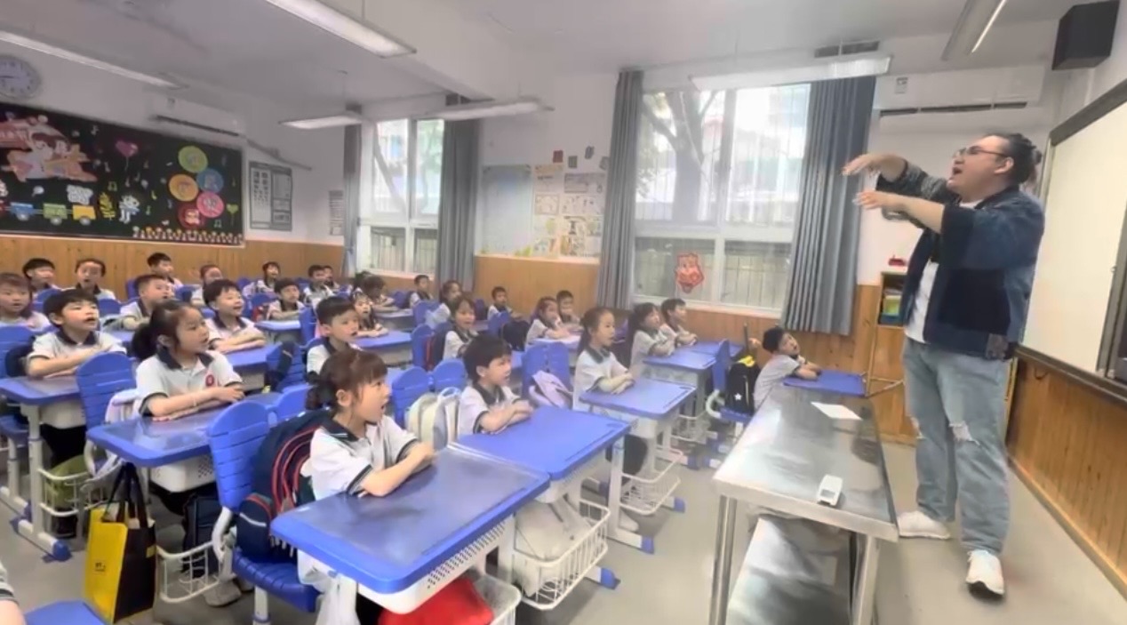 吉林街小学校徽图片