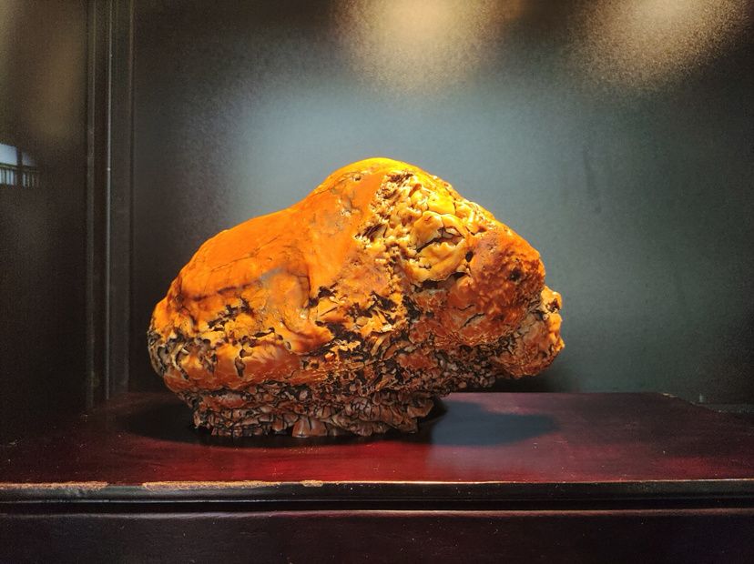 "以石会友,与石俱进,共谋奇石文化产业发展.