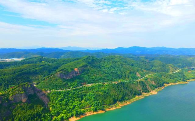 湖北郧阳:成功创建"全域公交县"_长江云 - 湖北网络广播电视台官方