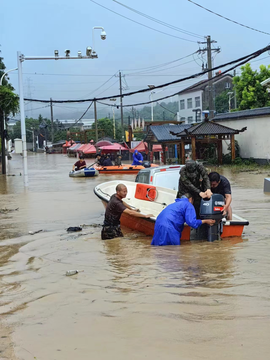 襄阳襄城:暴雨突袭!全力以赴 以"迅"战"汛"