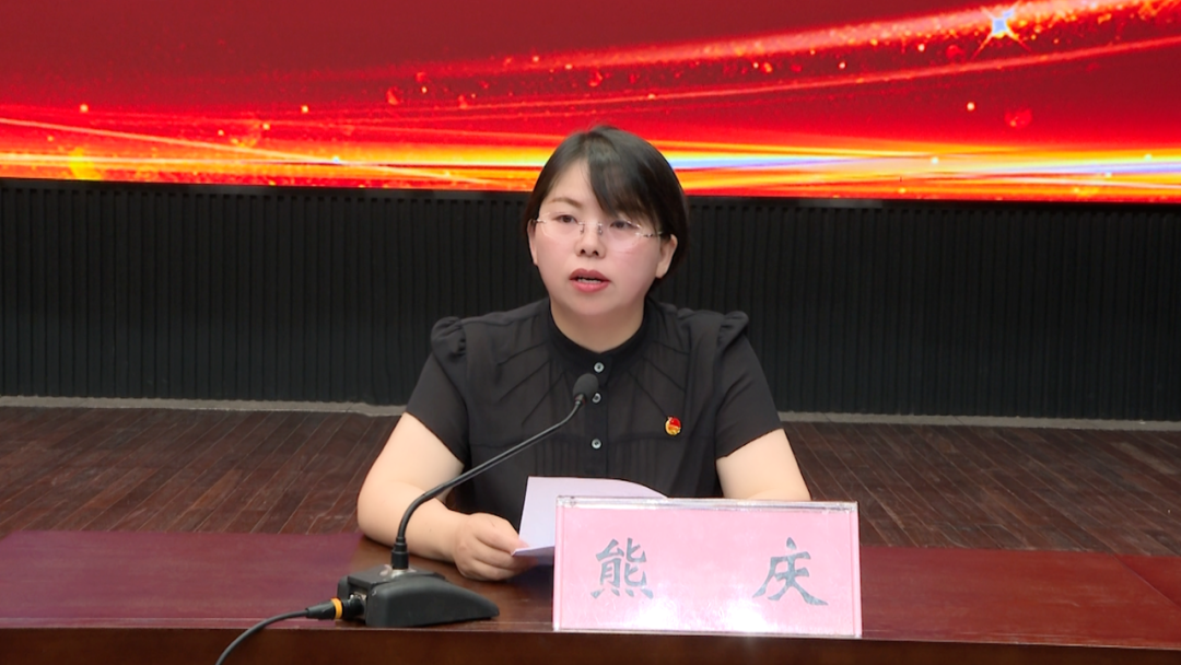 罗田大讲坛青少年红色基因代代传宣讲开课