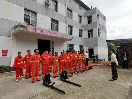 天堂寨林场联合景区举行“五一”节前防火“大练兵”