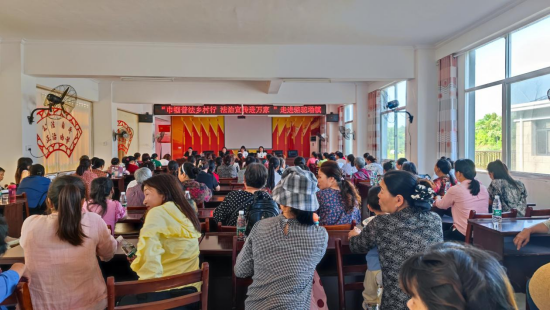 罗田县“巾帼普法乡村行”走进骆驼坳镇