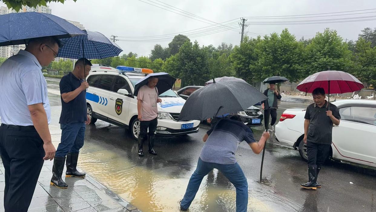罗田县城市管理执法局：闻“汛”而动，筑牢防汛安全堤