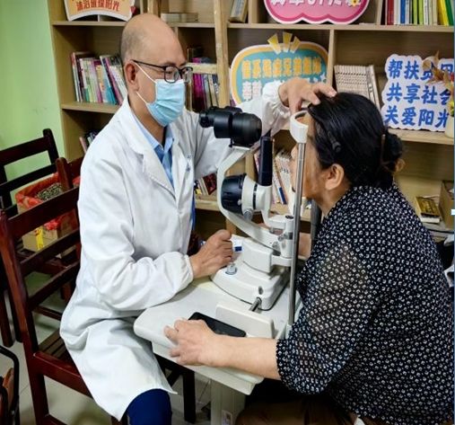 罗田“残疾人之家”第29个全国“爱眼日”活动侧记