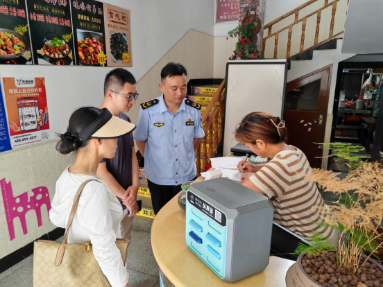 骆驼坳镇市监所：摸排燃气“三件套” 守护群众安全线