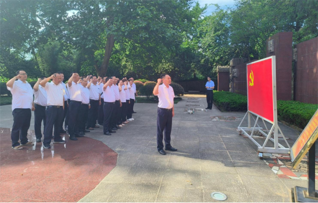 踏寻红色足迹 传承革命精神