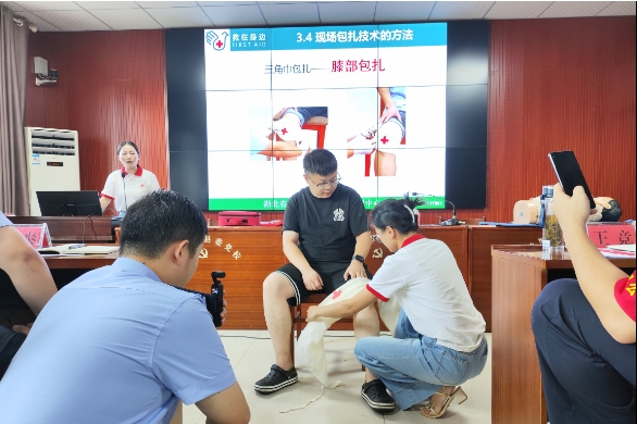 罗田县红十字会联合县公安局开展应急救护培训活动