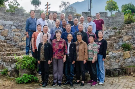 罗田县卫健局组织开展重阳节敬老活动