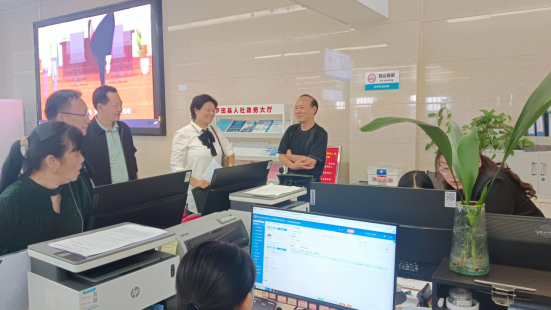 罗田:人社局局长“走流程”找“病灶”促提升