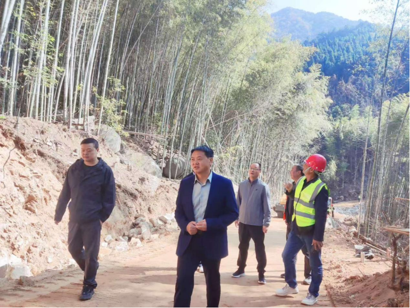 罗田县全速推进增发国债项目防火应急道路建设