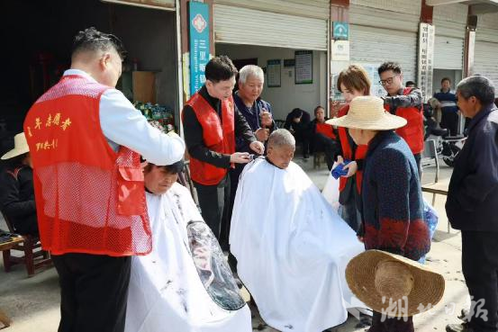 罗田县机关事务服务中心：开展志愿服务活动 助力乡村振兴