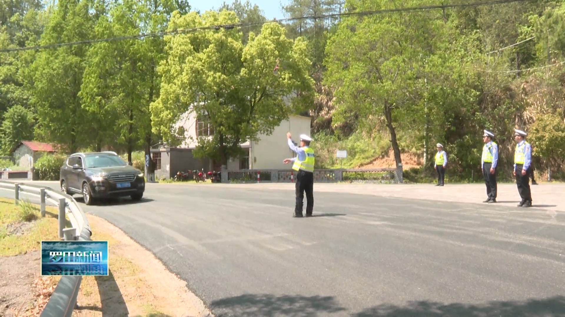 县公安局交通管理大队：“五一”期间坚守岗位  筑牢交通安全防线