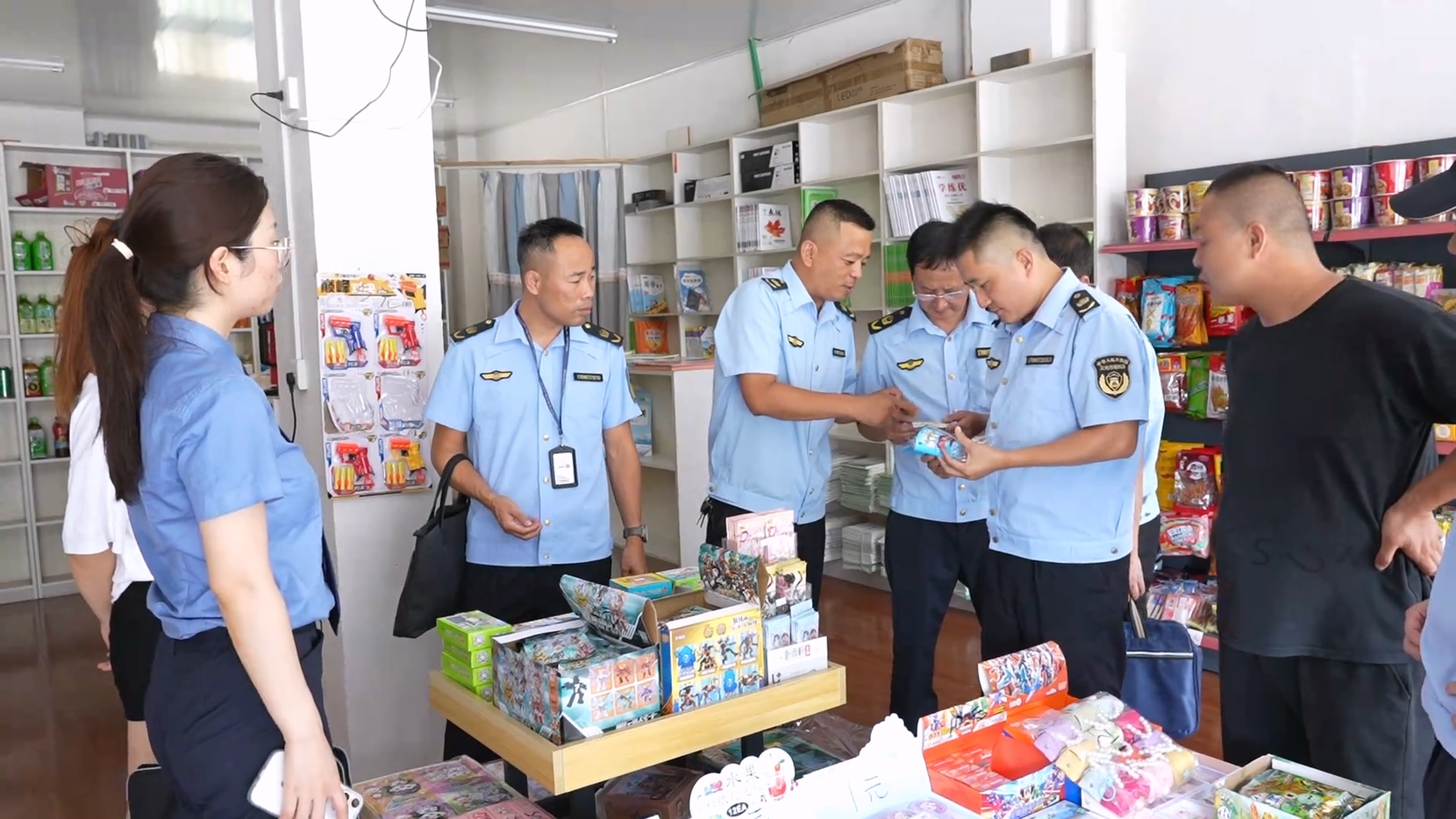 罗田县开展秋季“扫黄打非”暨校园周边安全排查行动