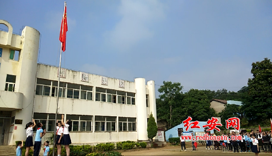 红安县祠堂口小学举行庆六一主题队日活动