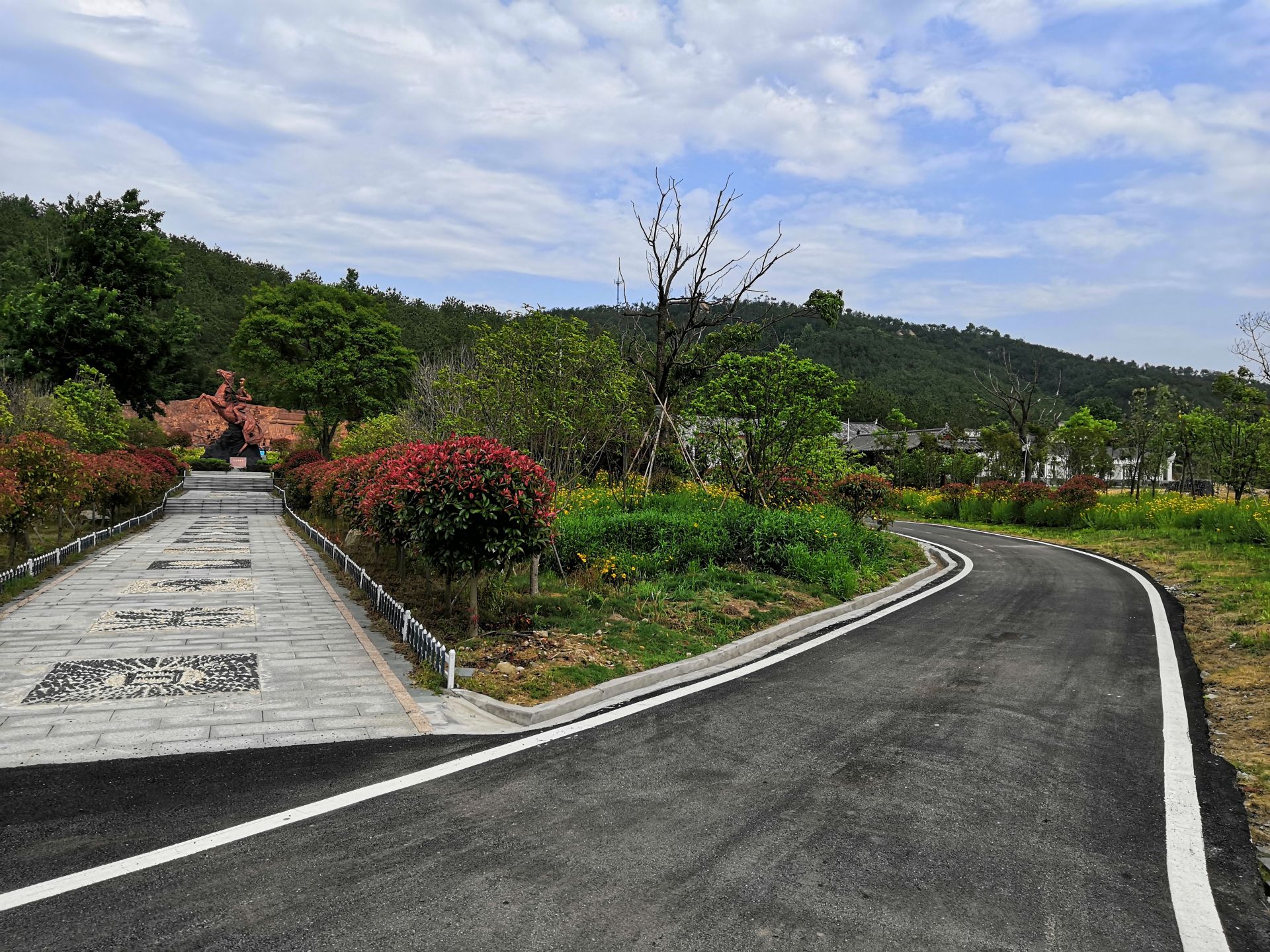 农村新报续写路通业兴新篇章红安县永佳河镇四好农村路助力乡村振兴