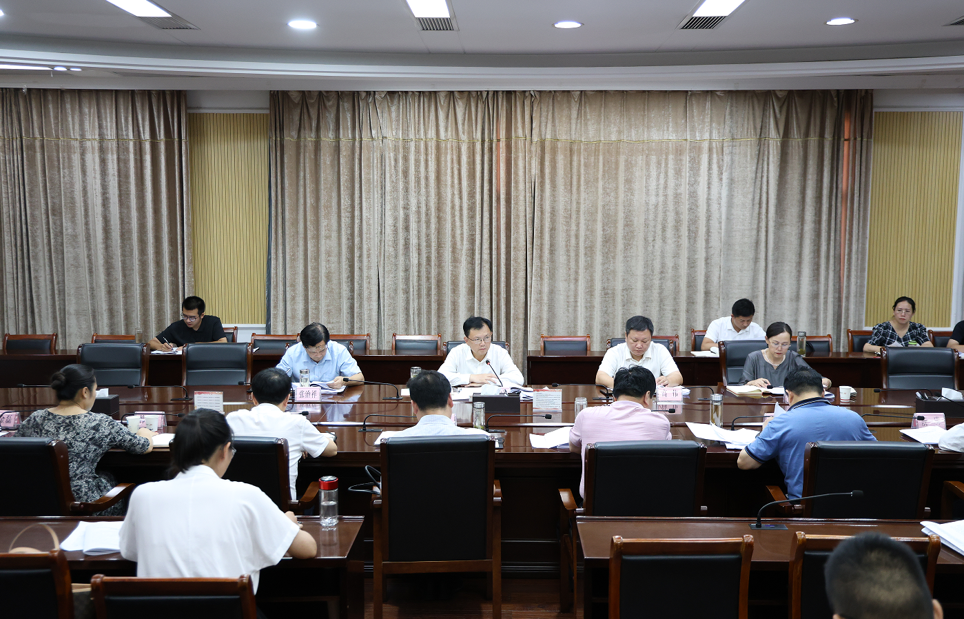胡广主持召开第十五届县委常委会第119次（扩大）会议