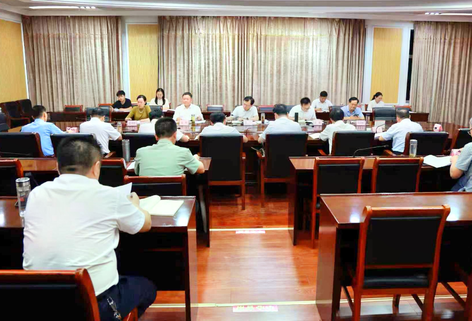 胡广主持召开第十五届县委常委会第124次（扩大）会议