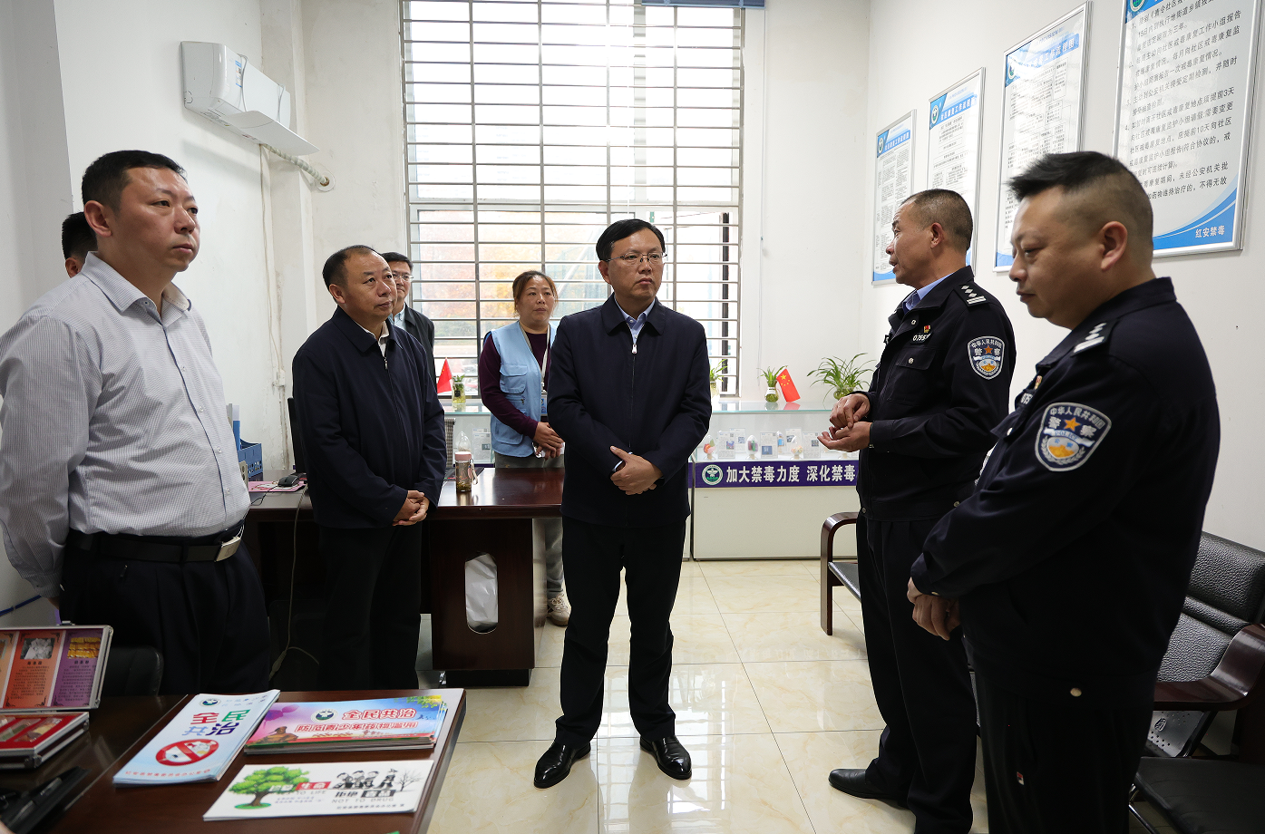 快讯：胡广调研禁毒工作