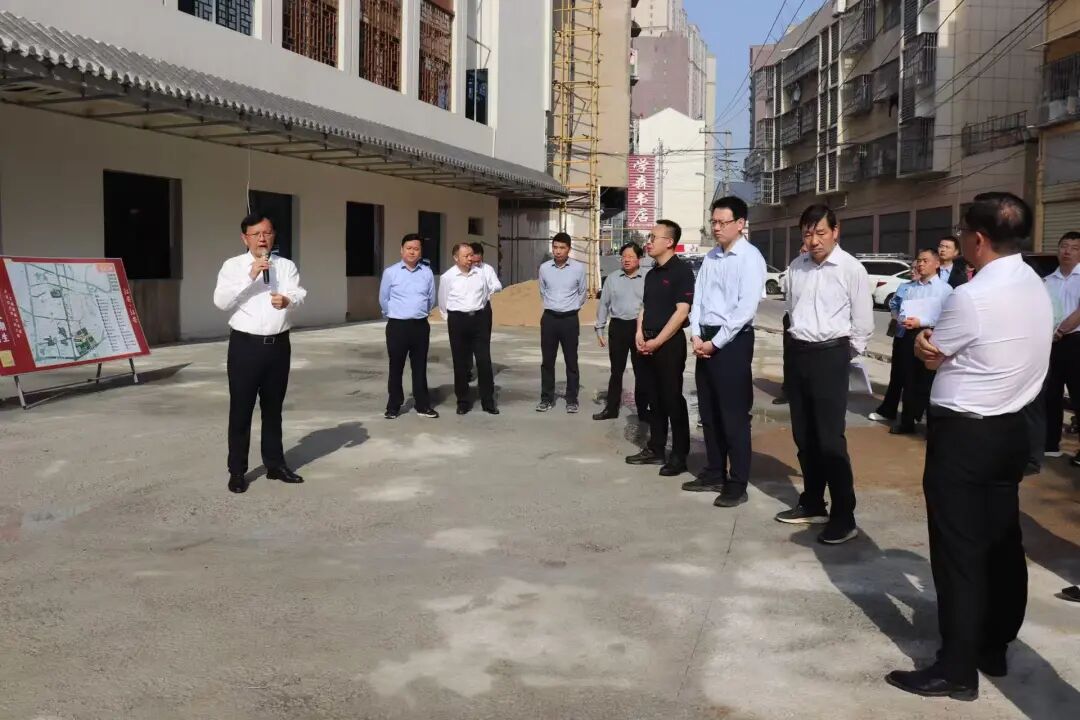 红安县开展“八大指挥部”重点项目现场调研“解难题”活动