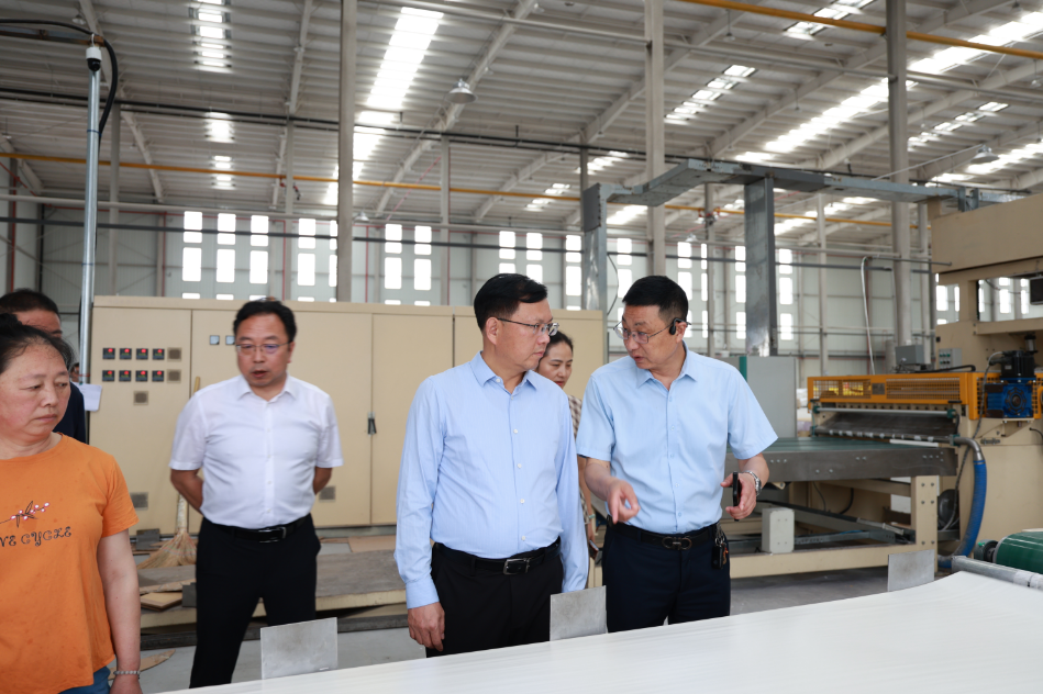 快讯：胡广到高新区调研重点项目建设